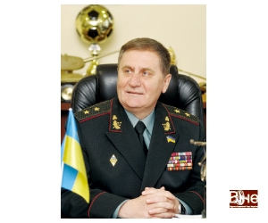 Генерал-лейтенант Павло ТКАЧУК: «Це і є моя робота – підносити патріотичний дух нації»
